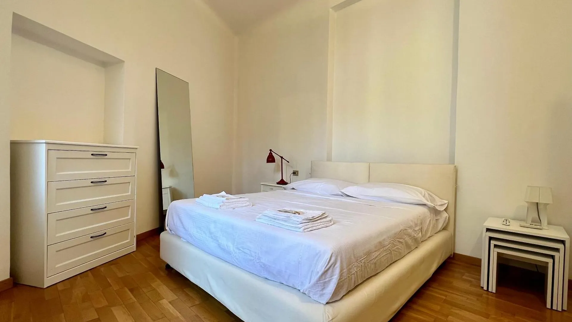 Big Design Volterra Apartment Milan