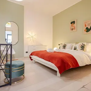 HouSe In The Green Navigli Milan Center Milaan